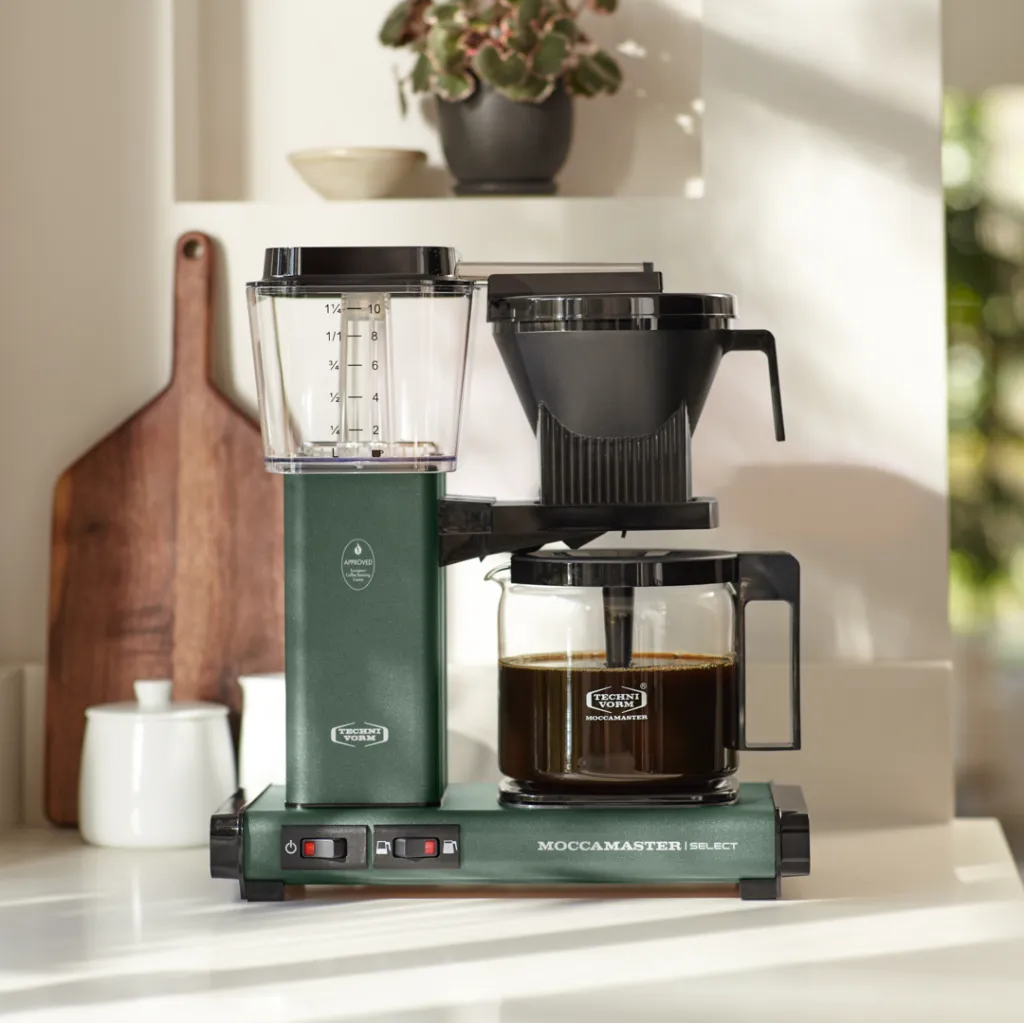 Moccmaster-KBG-Select-Lifestyle-Forest-Green-1-1080x1080.webp
